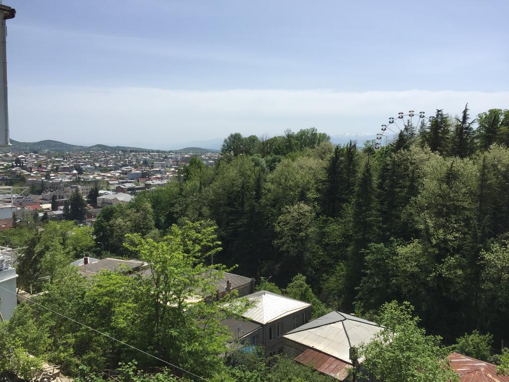 Guest House Tasunia 쿠타이시 외부 사진