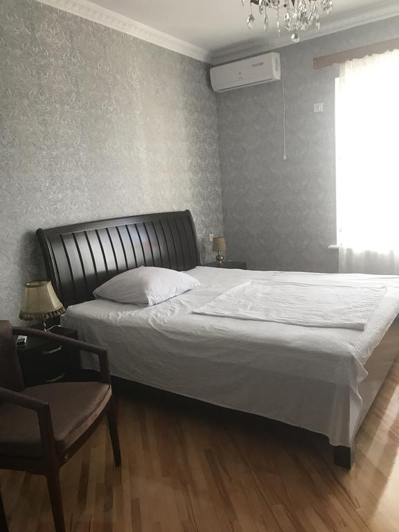 Guest House Tasunia 쿠타이시 외부 사진