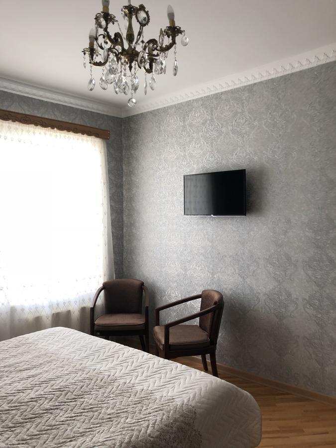 Guest House Tasunia 쿠타이시 외부 사진