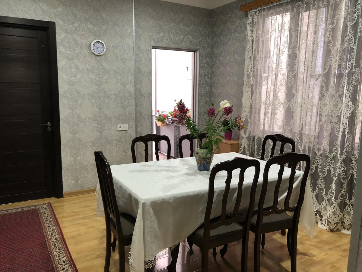 Guest House Tasunia 쿠타이시 외부 사진