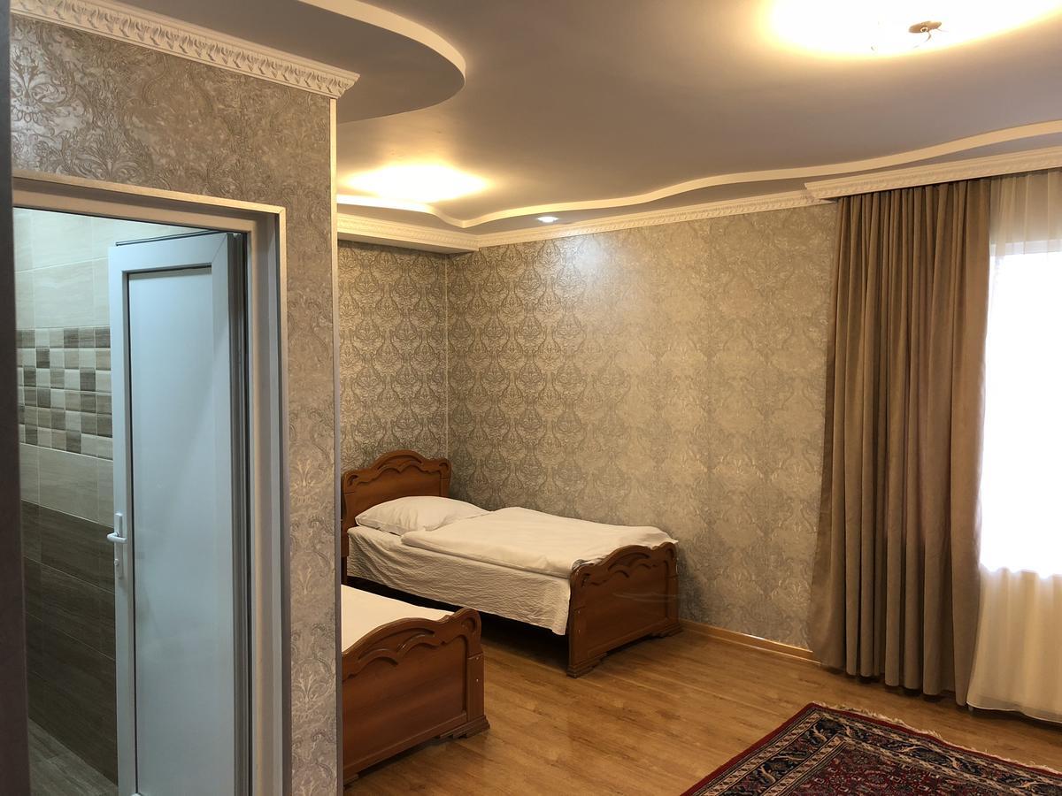 Guest House Tasunia 쿠타이시 외부 사진