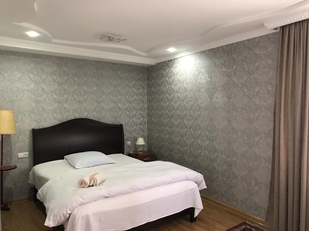 Guest House Tasunia 쿠타이시 외부 사진
