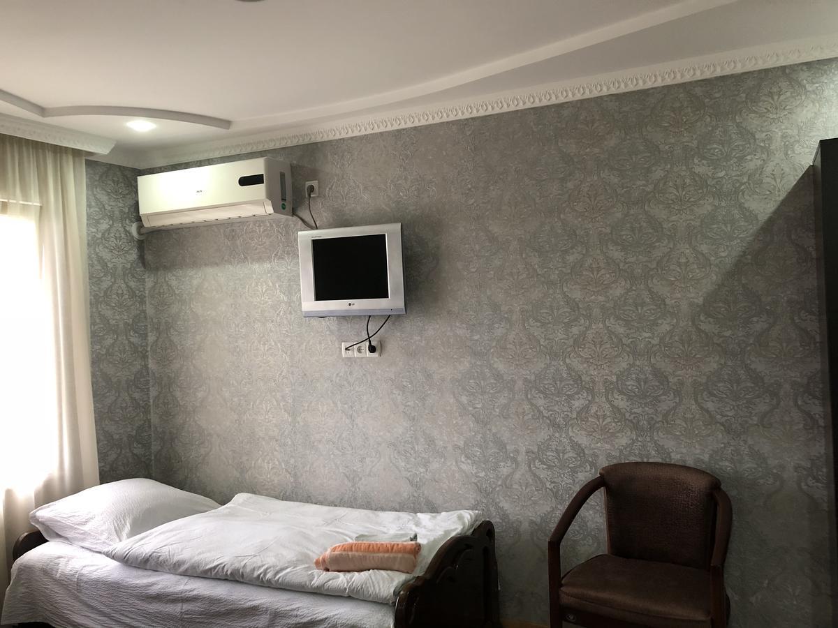 Guest House Tasunia 쿠타이시 외부 사진